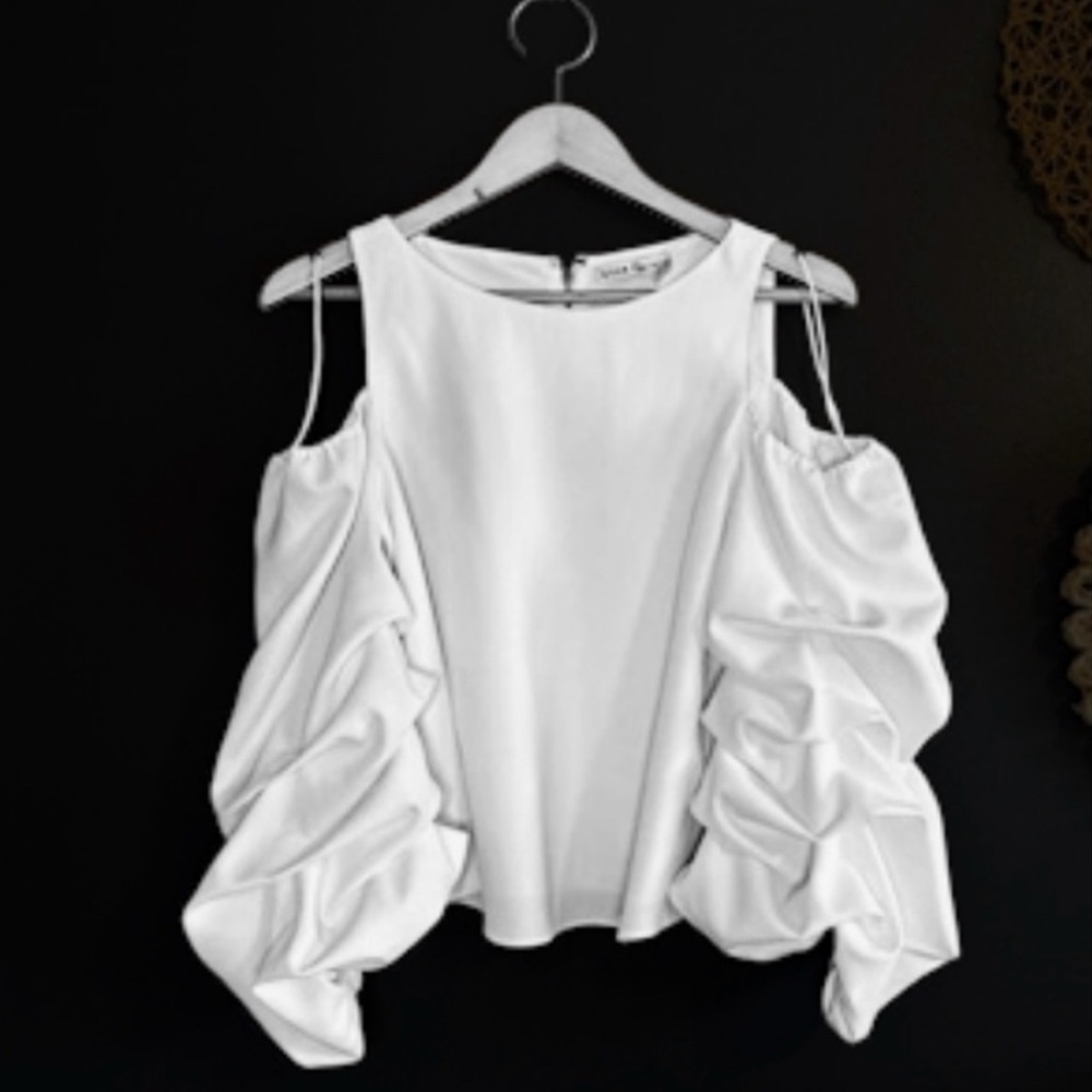 Alice + Olivia Womens White Cold Shoulder Ruched Ruffle Cordelia Long Sleeve Top